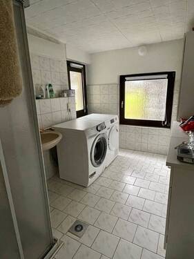 2. Bad mit Dusche - 