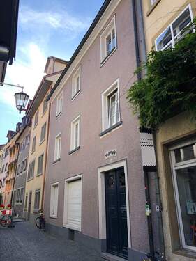 Titel - Denkmalgeschütztes Mehrfamilienhaus in der Niederburg