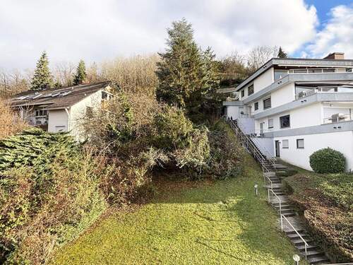 Blick aus der Küche - 3 Zimmer Etagenwohnung in Stuttgart