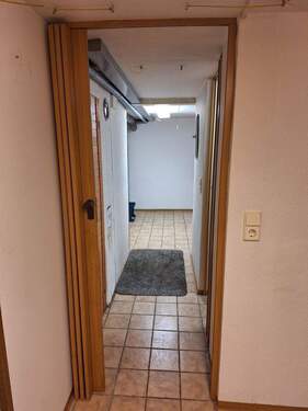 Diele im Keller zum 2. Kellerraum - 