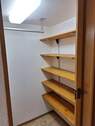 Abstellraum im Keller ohne Fenster - 