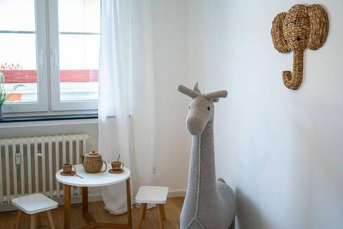 Kinderzimmer mit Fenster - 