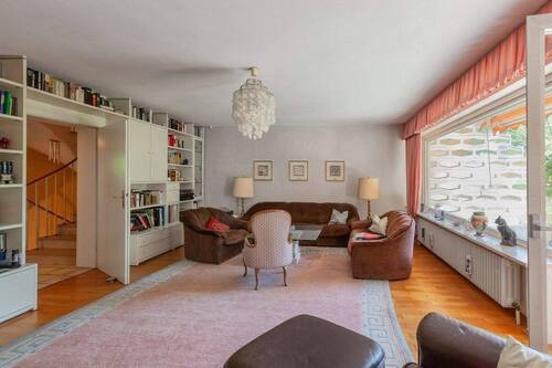 Wohnzimmer aus anderer Sicht - Doppelhaushälfte mit 164,50 m² in Puchheim zum Kaufen