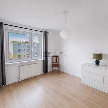 Ruhiges Schlafzimmer - 2 Zimmer Etagenwohnung in Berlin