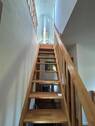 die Treppe in den ausgebauten Spitzboden - 
