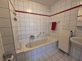 Bad mit Wanne-Bild 2 - 