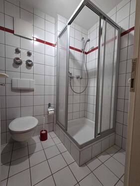 Bad mit Dusche-Bild 1 - 