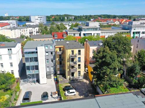 Rückansicht - Mehrfamilienhaus, Wohnhaus in Rostock