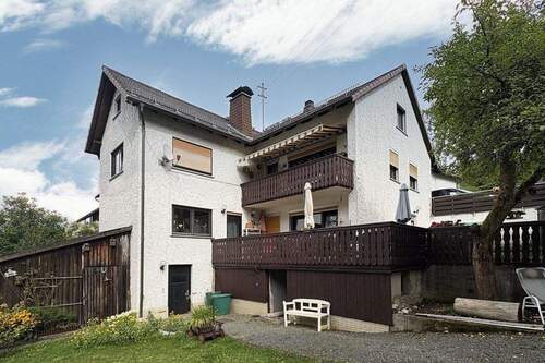 Gartenansicht - 8 Zimmer Mehrfamilienhaus, Wohnhaus zum Kaufen in Steinwiesen
