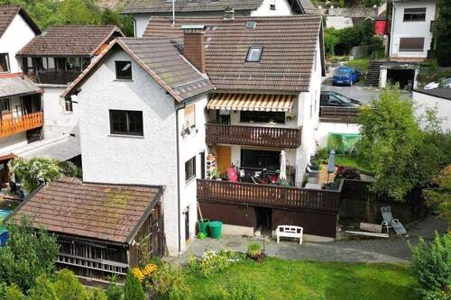 Luftbild - Mehrfamilienhaus, Wohnhaus mit 230,00 m&sup2; in Steinwiesen zum Kaufen