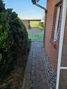 Weg am Haus zu den Garagen.jpg - 
