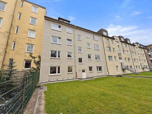 Haus Rückseite - Etagenwohnung in Hamburg zum Kaufen