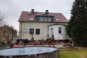 Seitenansicht-Rückseite - 7 Zimmer Mehrfamilienhaus, Wohnhaus zum Kaufen in Zwickau