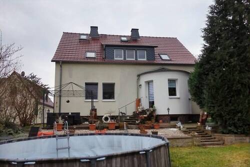 Seitenansicht-Rückseite - 7 Zimmer Mehrfamilienhaus, Wohnhaus zum Kaufen in Zwickau