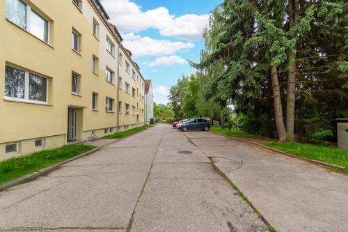 Referenz Flur - Etagenwohnung mit 81,50 m&sup2; in Kitzscher zur Miete