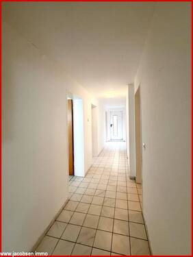 Flur im Keller - 