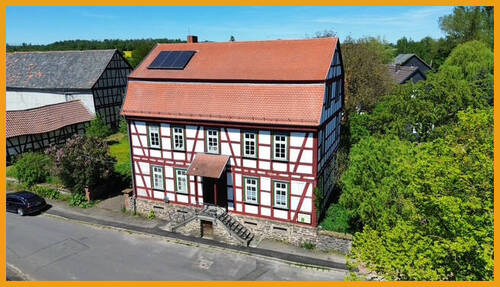 Außenansicht - HISTORISCHES PFARRHAUS MIT NEBENGEBÄUDE! KEINE KÄUFERPROVISION!