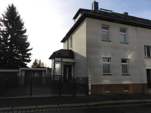 DSCI5965 - Saniertes Einfamilienhaus mit Einbauküche, Garage und Garten in guter Wohnlage von Reichenbach zu vermieten!