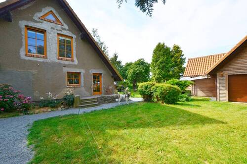 Eingang Einliegerwohnung - 6 Zimmer Einfamilienhaus in Steinfeld