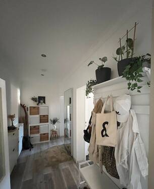Flur - 2 Zimmerwohnung - Balkon und Garage Listenhunde Willkommen