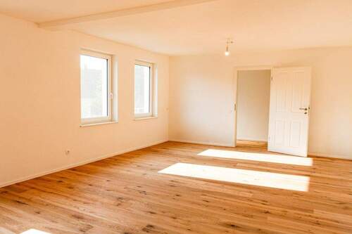 Das helle Wohn- Esszimmer - Hochwertig renovierte DHH in Laufenburg - OT Grunholz