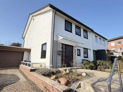 Außenansicht - 4 Zimmer Einfamilienhaus zum Kaufen in Celle