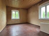 Wohnzimmer - Gestalten statt suchen: helle provisionsfreie Wohnung mit echtem Potenzial