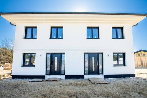 Fassade - Familiendomizil am Storkower See mit Garten und Komfort-Ausstattung