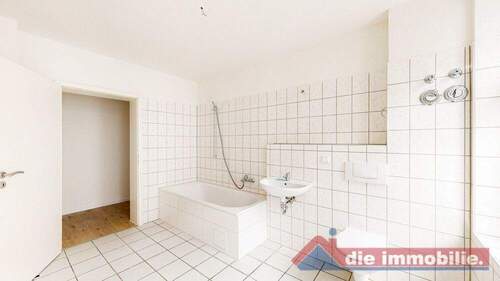 Bad_2 - Etagenwohnung mit 61,70 m&sup2; in Magdeburg / Sudenburg zur Miete
