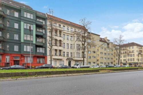 Vorderseite von links - 2 Zimmer Etagenwohnung zum Kaufen in Berlin