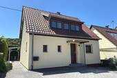 Hausansicht - 4 Zimmer Einfamilienhaus zum Kaufen in Stuttgart