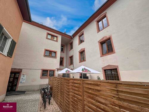 Seitlicher Zugang Praxen, Whg. - 