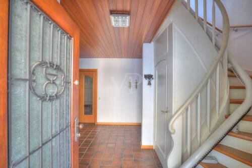 Eingangstüre - 7 Zimmer Einfamilienhaus in Heilbronn