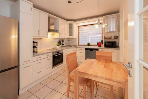 Küche - 6 Zimmer Mehrfamilienhaus, Wohnhaus in Westerdeichstrich