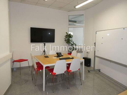 Einzelbüro, Besprechungsraum, Personalraum - 