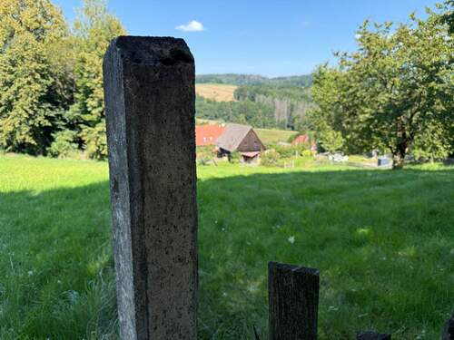 Weitblick - 4000 m² Grundstück & Baugenehmigung für Wohnhaus + Nebengebäude