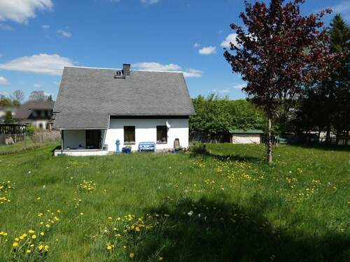 Ansicht Doppelgarage mit Feriennwohnung - Südseite - 