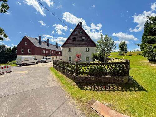 87_1.jpg - teilvermietetes Wohnhaus mit Stall und Garage
