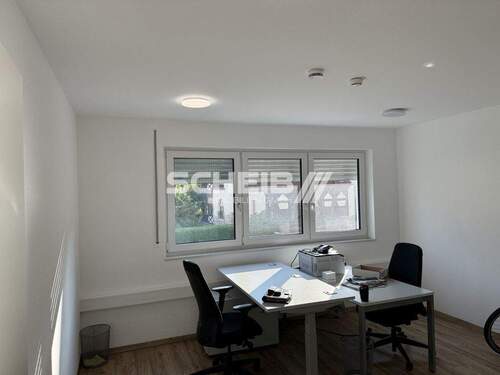 Büro 1 - 3 großzügige Büroräume in Crailsheim