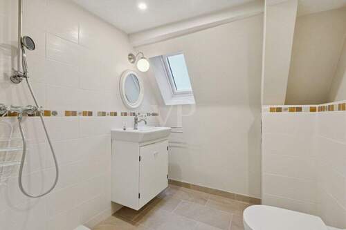 Dachgeschoss Badezimmer - 
