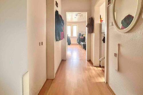 Flur - Doppelte Chance: Zwei Wohnungen - ein Kauf!