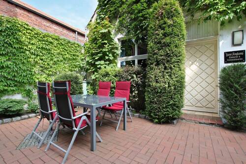 Hof - 8 Zimmer Mehrfamilienhaus, Wohnhaus in Horstmar