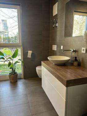 Bad EG - Stilvolle Erdgeschosswohnung mit Hobbyraum