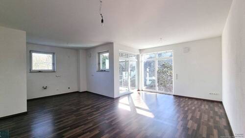 Wohnzimmer gesamt - Anschauen & Einziehen Topmoderne und großzügige 3 ZKB Wohnung mit sonnigem Balkon und Garage in Töging Dietfurt