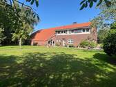 Gartenansicht - 7 Zimmer Mehrfamilienhaus, Wohnhaus zum Kaufen in Esens