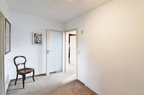 DG Flur - Einfamilienhaus mit 182,00 m² in Winnenden zum Kaufen