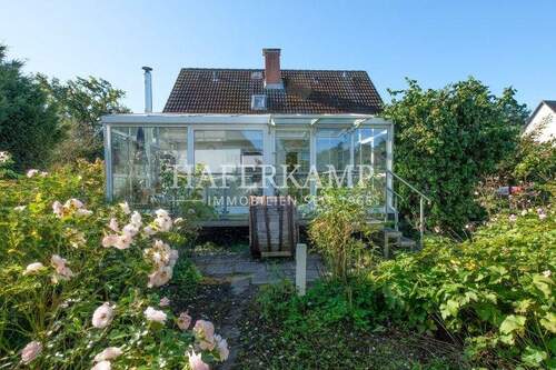 Idyllisches Wohnen - 5 Zimmer, Wintergarten, Vollkeller auf idyllischem Grundstück in Fleestedt