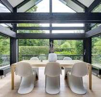 Berg: Architektur trifft Natur - Sonnenverwöhntes Designhaus auf liebevoll angelegtem Parkgrundstück - Berg-Kempfenhausen