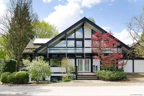 Außenansicht - 9 Zimmer Einfamilienhaus zum Kaufen in Berg-Kempfenhausen