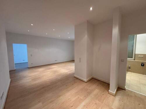 Wohnbereich - 2 Zimmer Etagenwohnung zur Miete in Wiesbaden